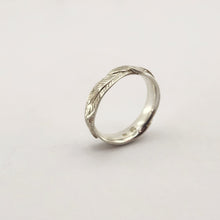 Load image into Gallery viewer, Slim Feather Ring - Silver
