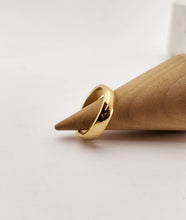 Load image into Gallery viewer, Classic Wedding Band - Half Round 4mm (Yellow Gold)