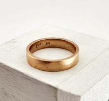Load image into Gallery viewer, Classic Wedding Band - Flat Band 4mm (Rose Gold)