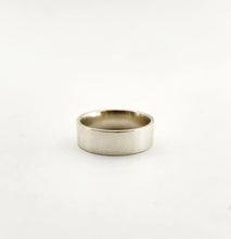 Load image into Gallery viewer, Classic Wedding Band - Flat Band 6mm