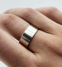 Load image into Gallery viewer, Classic Wedding Band - Flat Band 8mm
