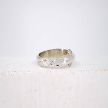 Load image into Gallery viewer, The Tuna ring in sterling silver. Handmade NZ jewellery by Vaune Mason.