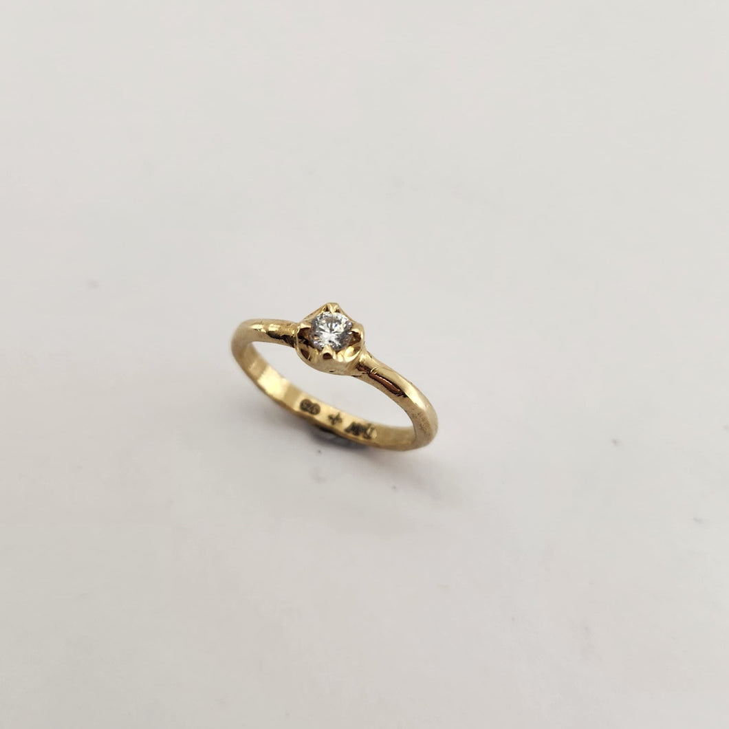 Alba Ring - solid gold & diamond