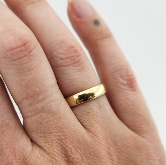 Classic Wedding Band - Half Round 4mm (Yellow Gold)