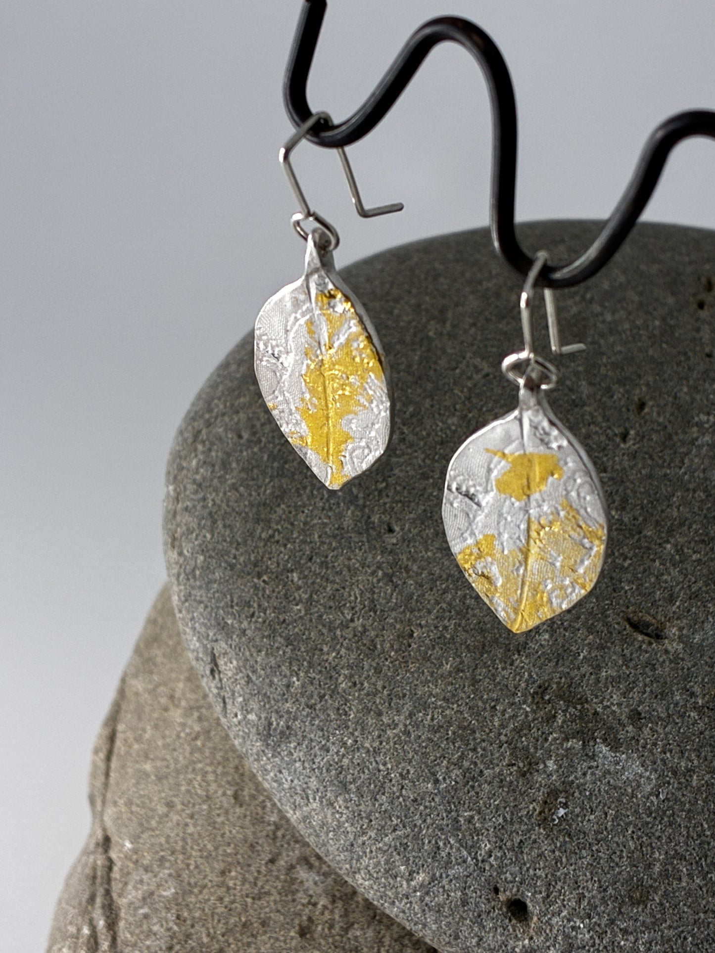 Pohutakawa Small Leaf Earring - Silver & 24ct gold leaf
