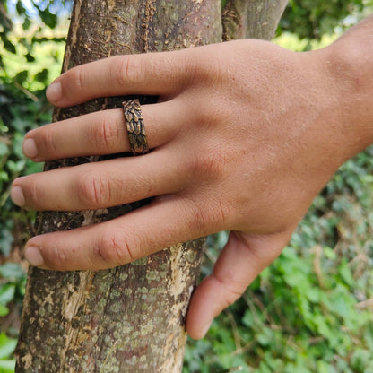 The bronze feather ring is a comfortable fit for men and women. Bronze is especially hard wearing. 
