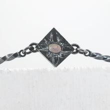 Load image into Gallery viewer, This statement necklace handcrafted by NZ jeweller Vaune Mason features hand-twisted silver chain links and a one-of-a-kind setting.
