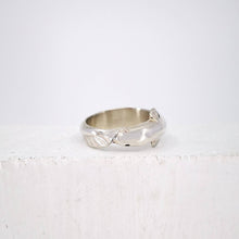 Load image into Gallery viewer, The Tuna ring in sterling silver. Handmade NZ jewellery by Vaune Mason.
